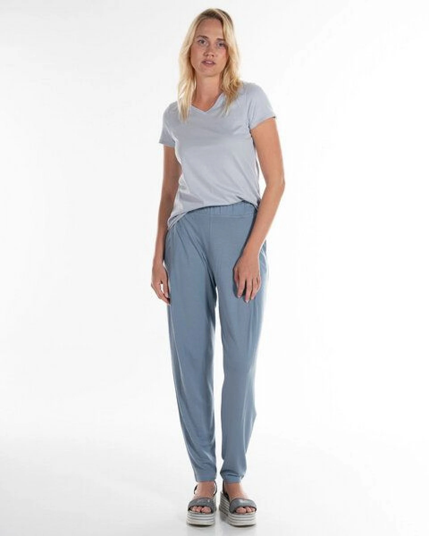 Alma & Lovis Elegant weite Hose aus fließendem EcoVero – Ansicht 3