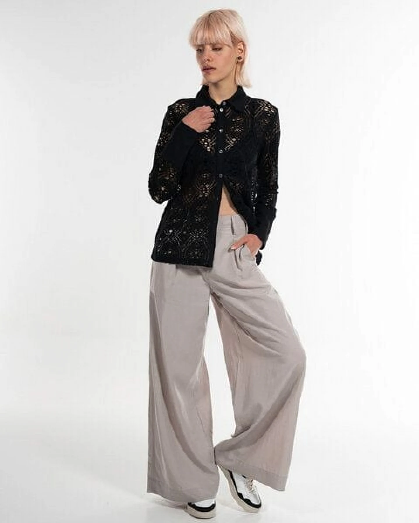 Alma & Lovis Edle Spitzenbluse aus Bio-Baumwolle mit Elasthan – Ansicht 2