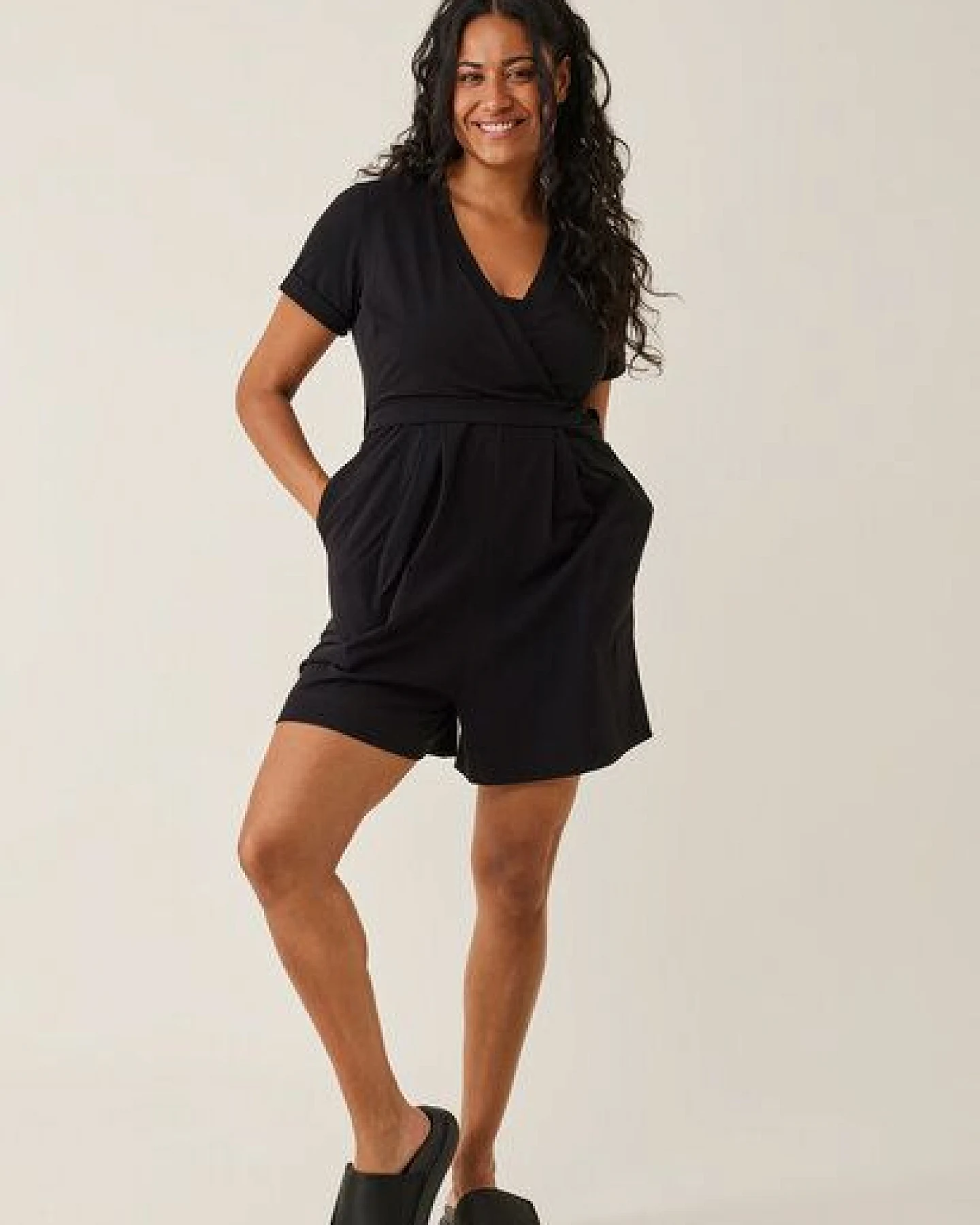 Boob Kurzer Umstandsjumpsuit mit Stillfunktion – Ansicht 3