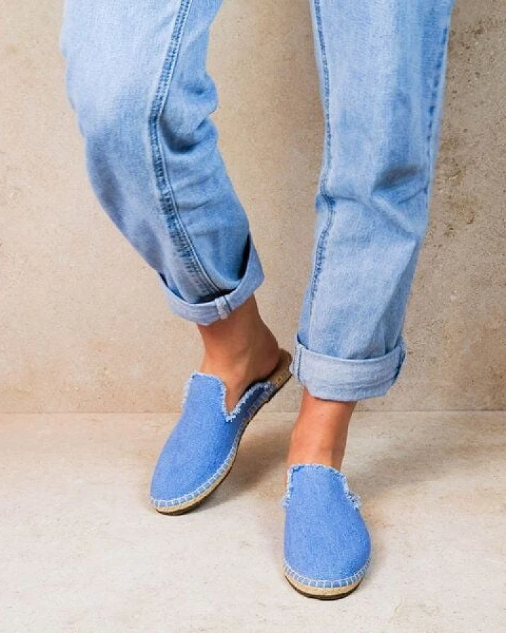 Blau