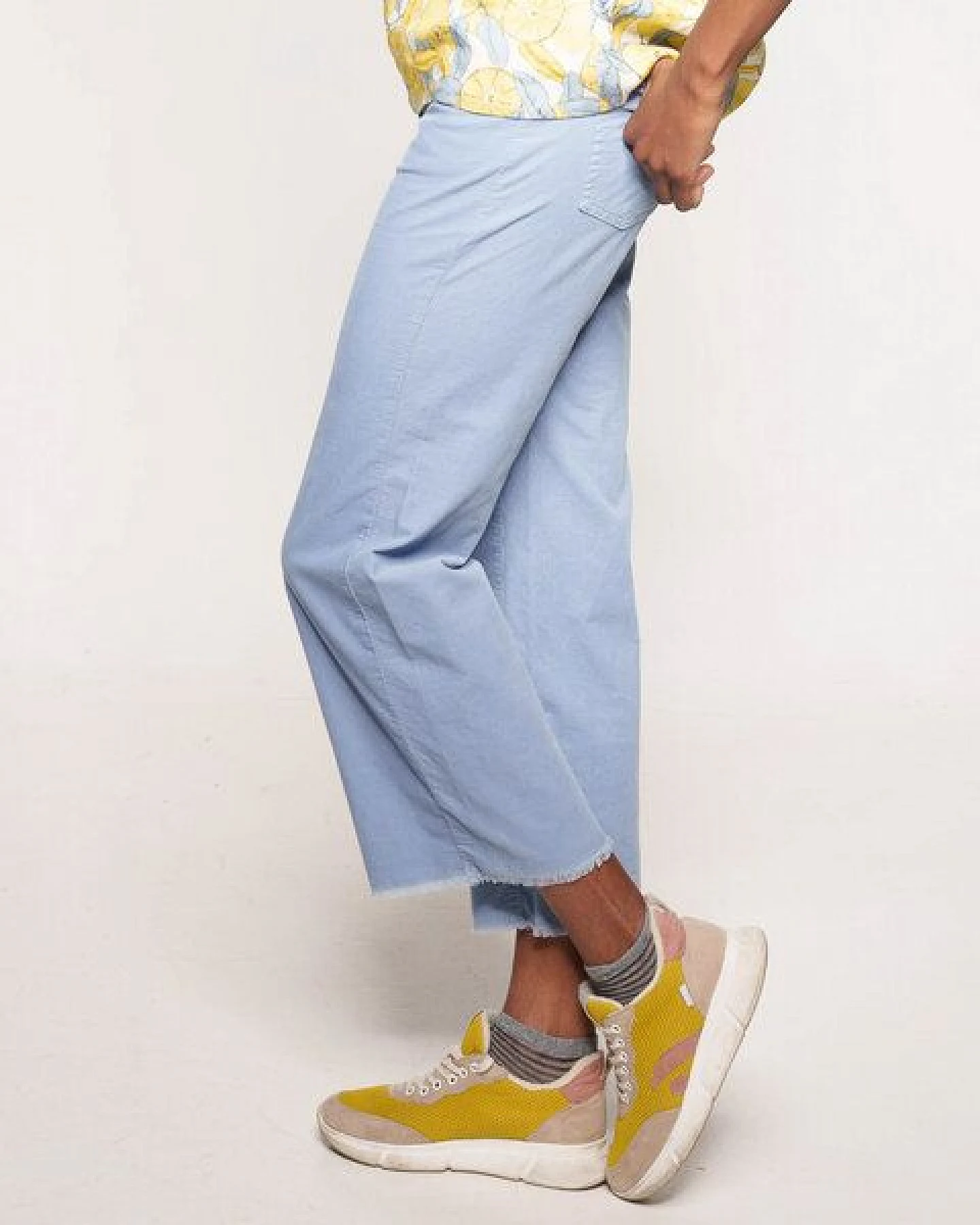 Alma & Lovis Softe 7/8-Feinkordhose aus leichter Bio-Baumwolle – Ansicht 3