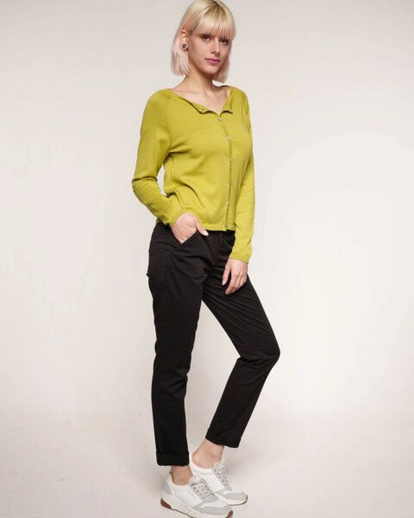 Alma & Lovis Leichter Feinstrick-Cardigan aus reiner Bio-Baumwolle – Ansicht 2