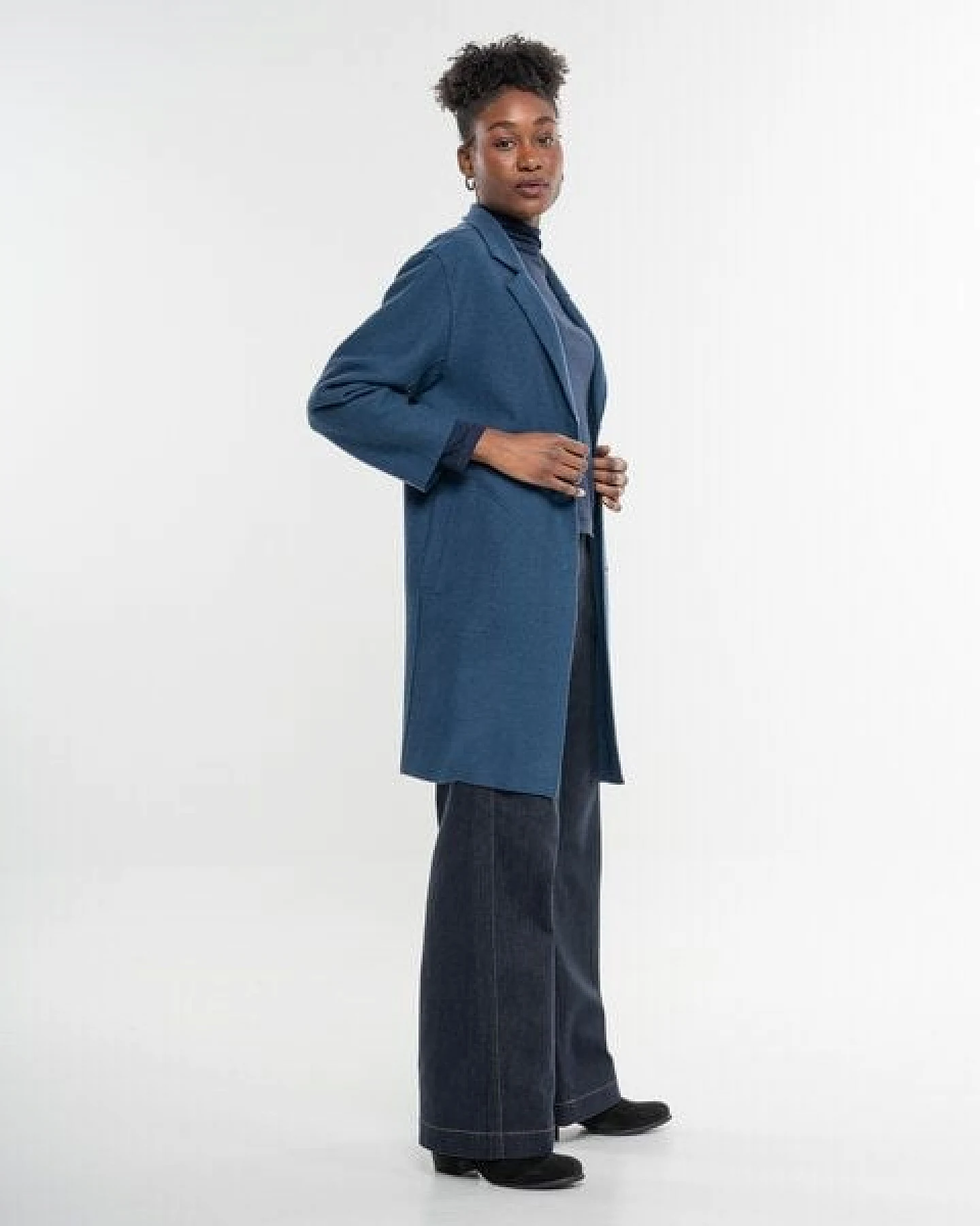 Alma & Lovis Edler Walkmantel aus reiner Organic-Wool – Ansicht 2