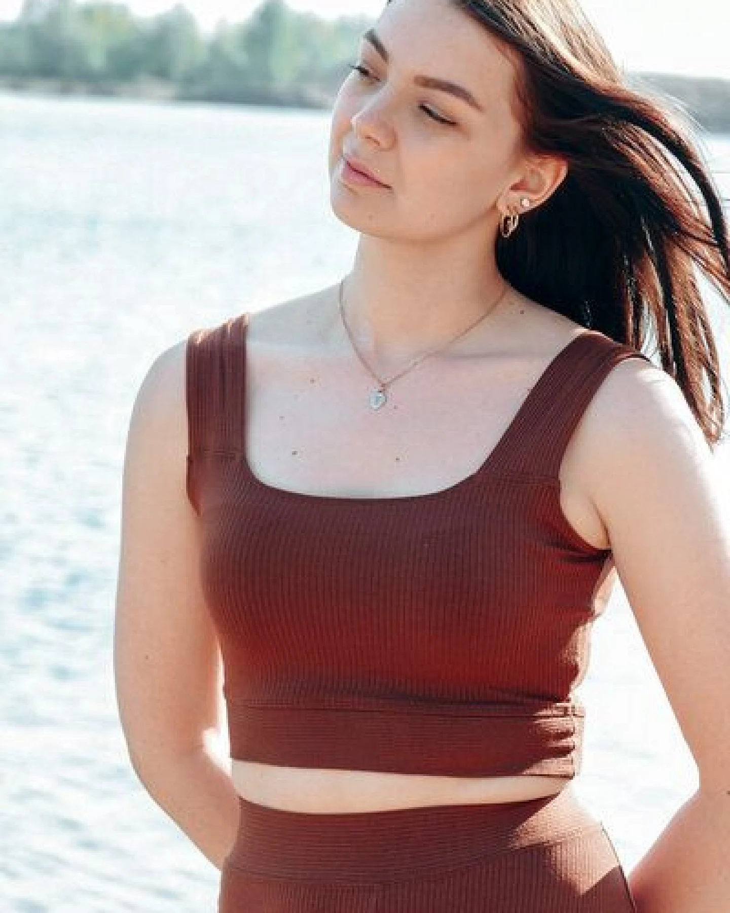 Vivien Joy Farrah Basic Crop Top – Ansicht 2
