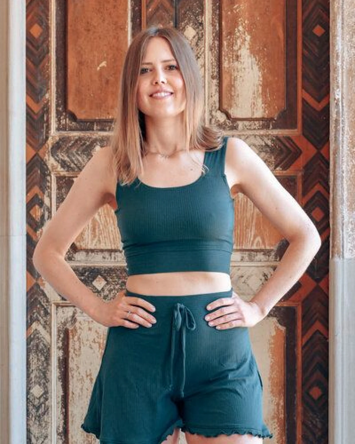 Vivien Joy Farrah Basic Crop Top – Ansicht 2