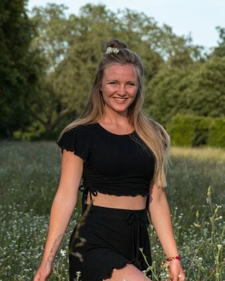 Vivien Joy Farrah Crop T-shirt mit Schmetterlingsärmel