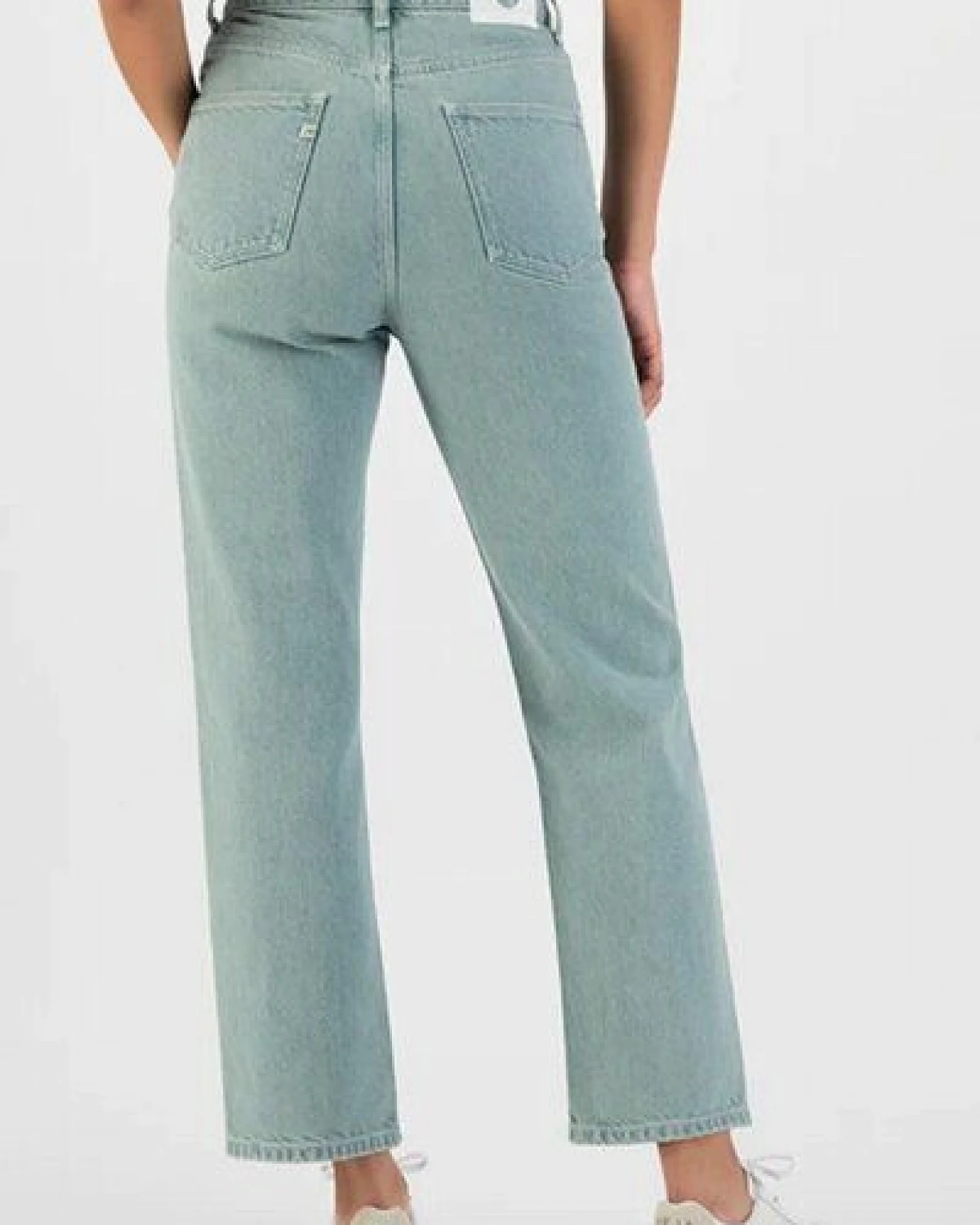 MUD Jeans Relax Rose Cropped Jeans verwaschenes türkis – Ansicht 2