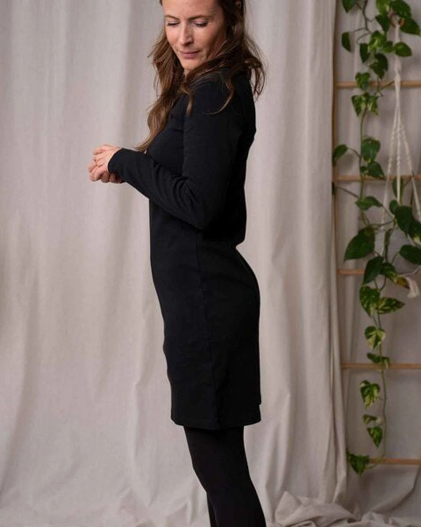 Vresh Clothing Vlora - Langarmkleid aus Biobaumwolle – Ansicht 4