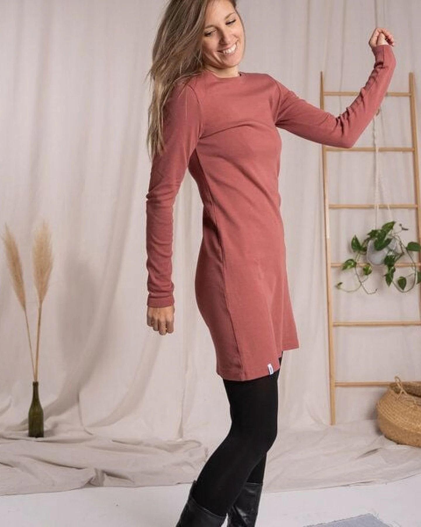 Vresh Clothing Vlora - Langarmkleid aus Biobaumwolle – Ansicht 4