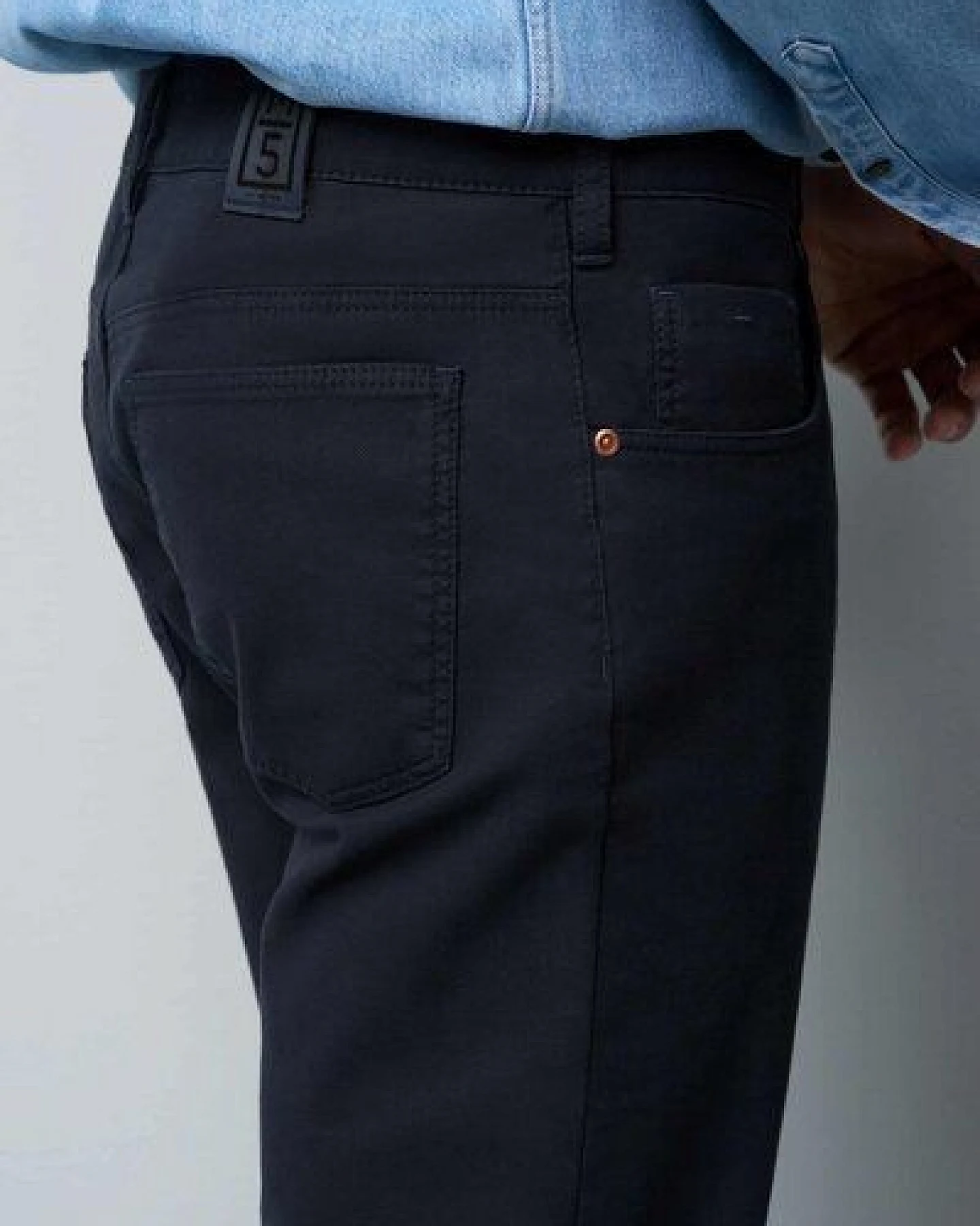 M 5 BY MEYER Baumwolle-Tencel Microstruktur Five Pocket – Ansicht 4