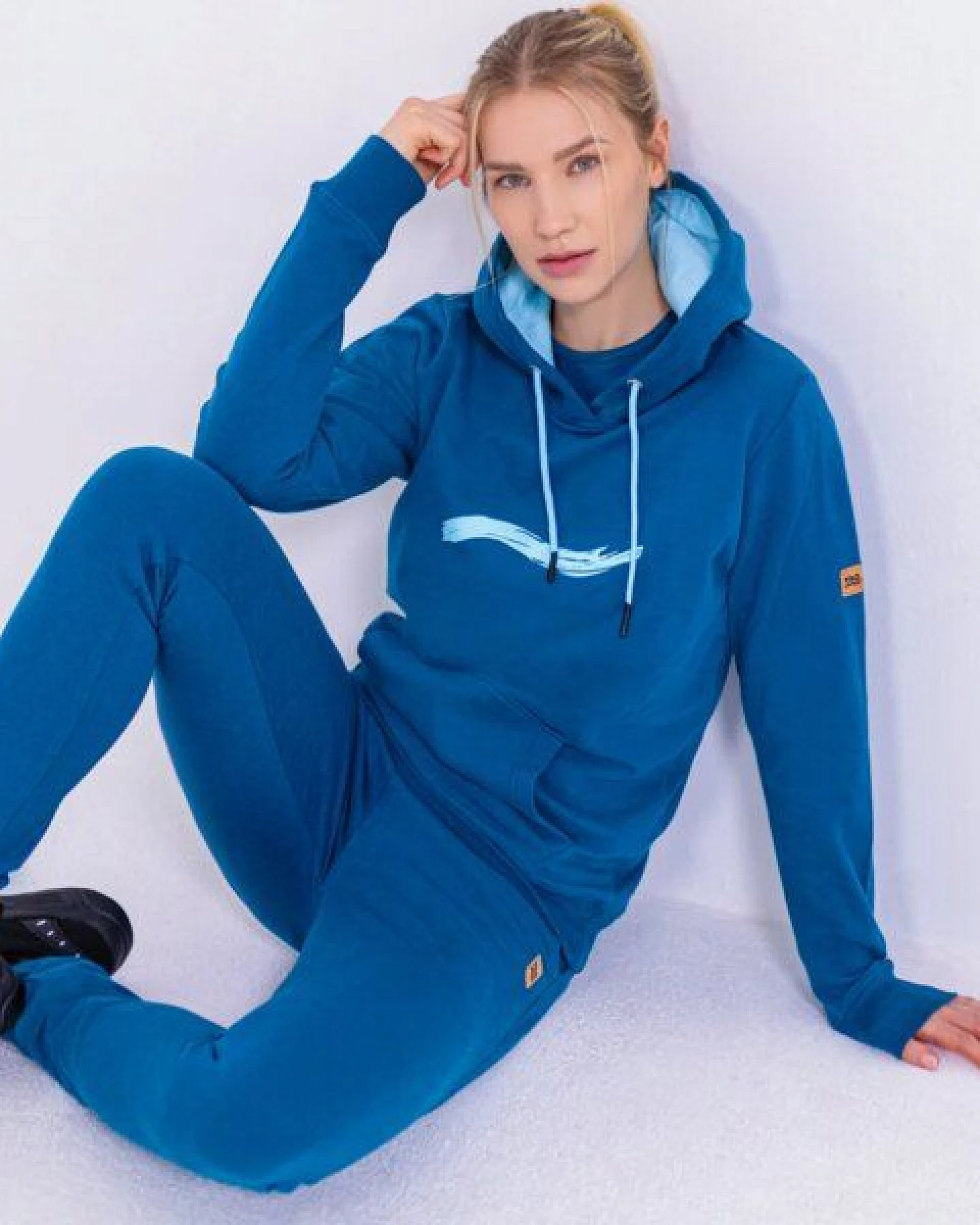 TAO Sportswear Warme Damen Jogginghose ELFI aus Bio-Baumwolle – Ansicht 2
