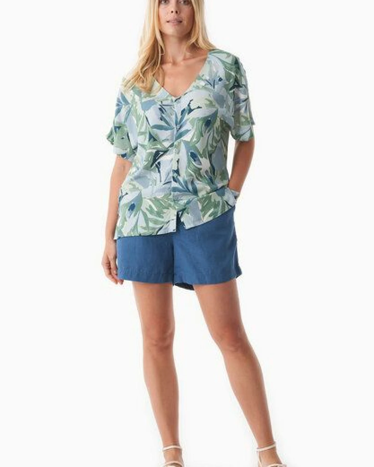ORGANICATION Bluse aus LENZING ECOVERO mit Blattmuster – Ansicht 2