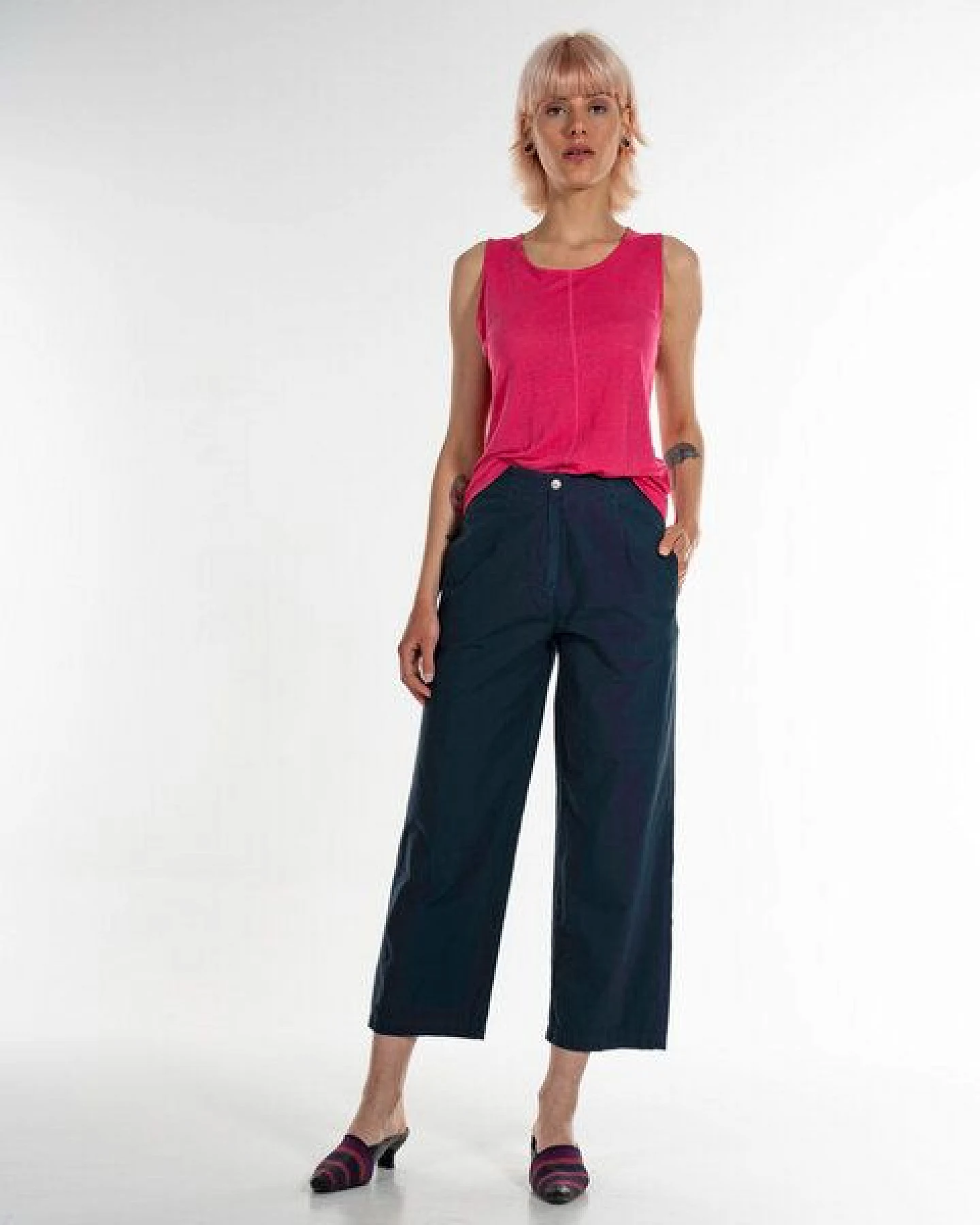 Alma & Lovis 7/8 Chino Sommerhose aus reiner Bio-Baumwolle – Ansicht 2