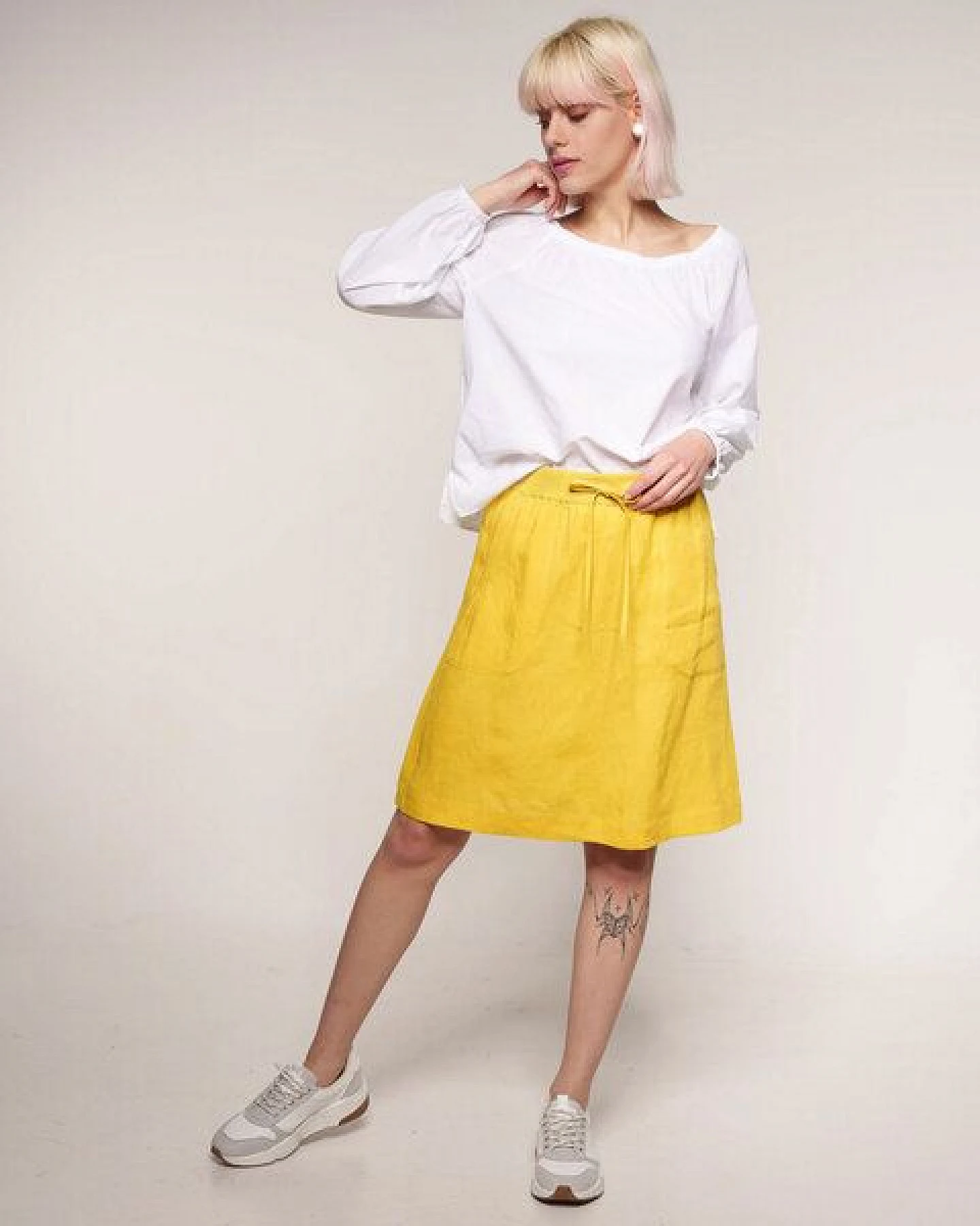 Alma & Lovis Sportiver Rock aus reinem Leinen – Ansicht 2