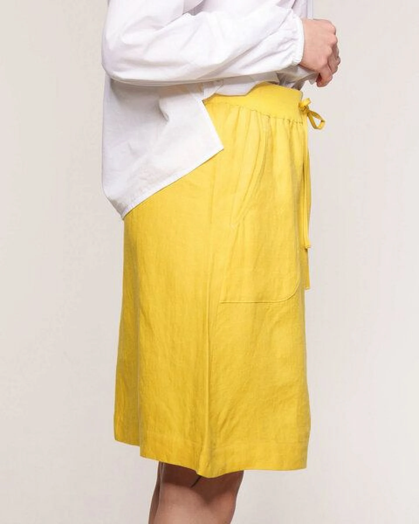 Alma & Lovis Sportiver Rock aus reinem Leinen – Ansicht 3