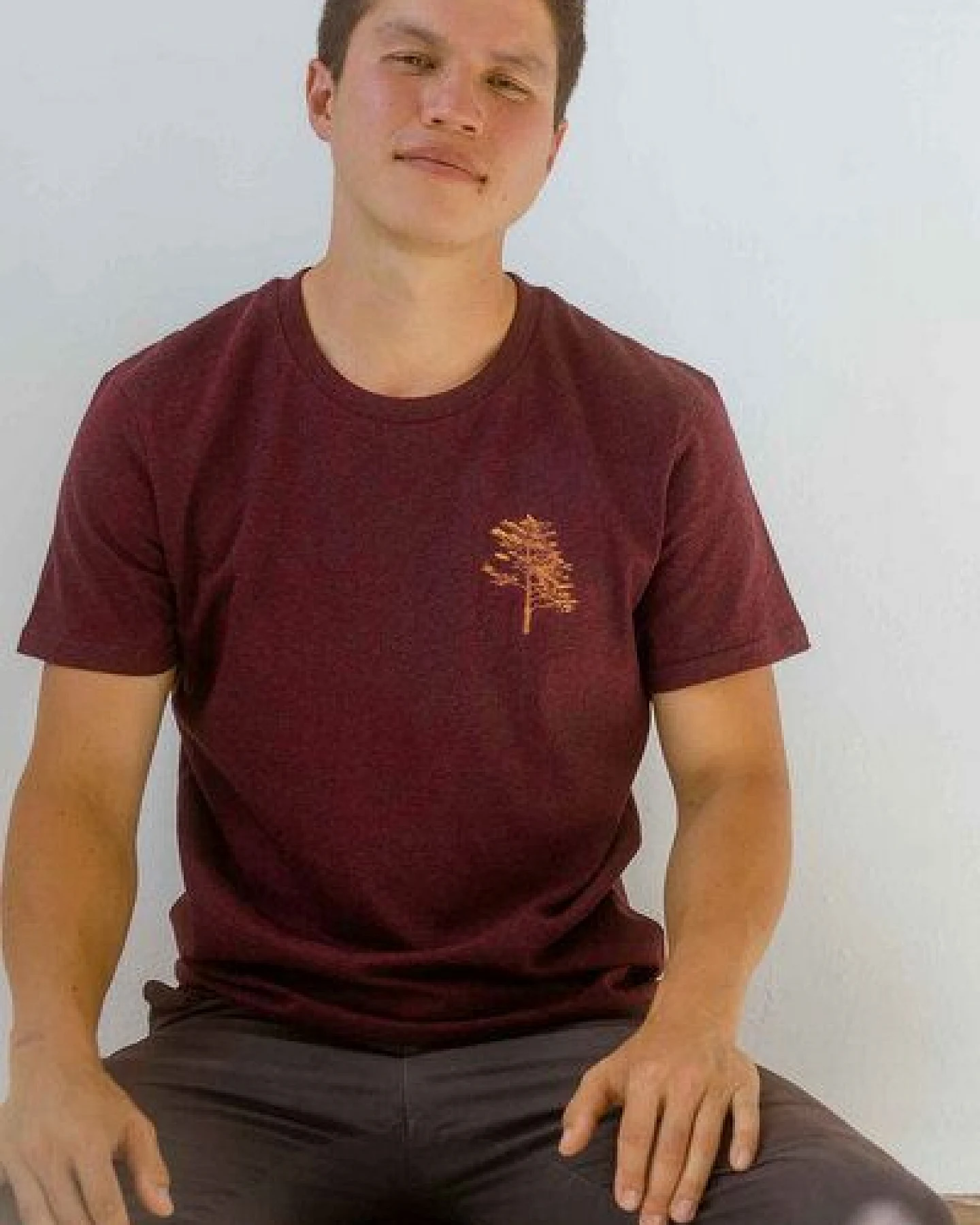 Kultgut Biofair- Artdesign Klassik Shirt / Little Tree in Woodoptik – Ansicht 2