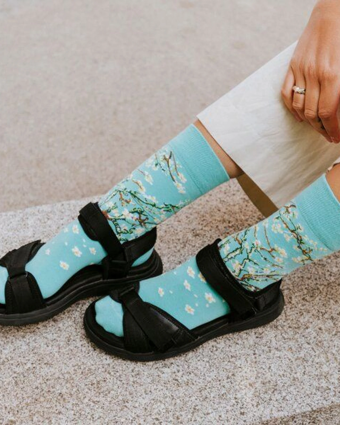 KUNSTSOKKEN Kunst Socken - Nahtlose Bunte Socken aus Bio-Baumwolle Mix - weihnachtsgeschenke für Künstler - Lustige Socken Geschenk – Ansicht 3