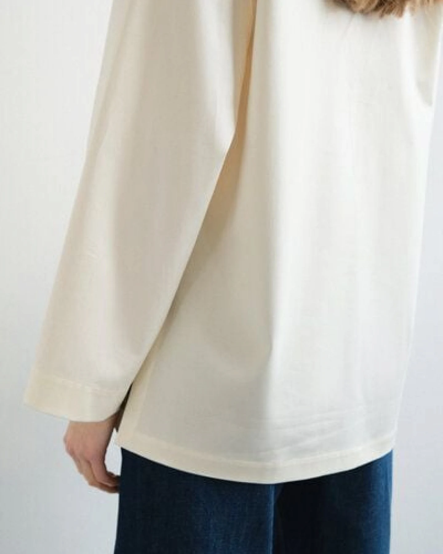 IVA RYCH Hemd mit Ausschnitt in Beige/Deadstock – Ansicht 4