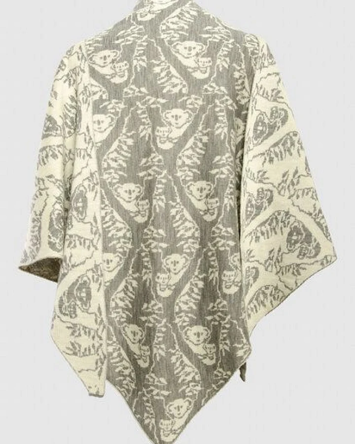 LANARTO slow fashion Stola, dreieckiges Schultertuch Koala aus 100% mulesingfreier Merinowolle Feinstrick made in germany