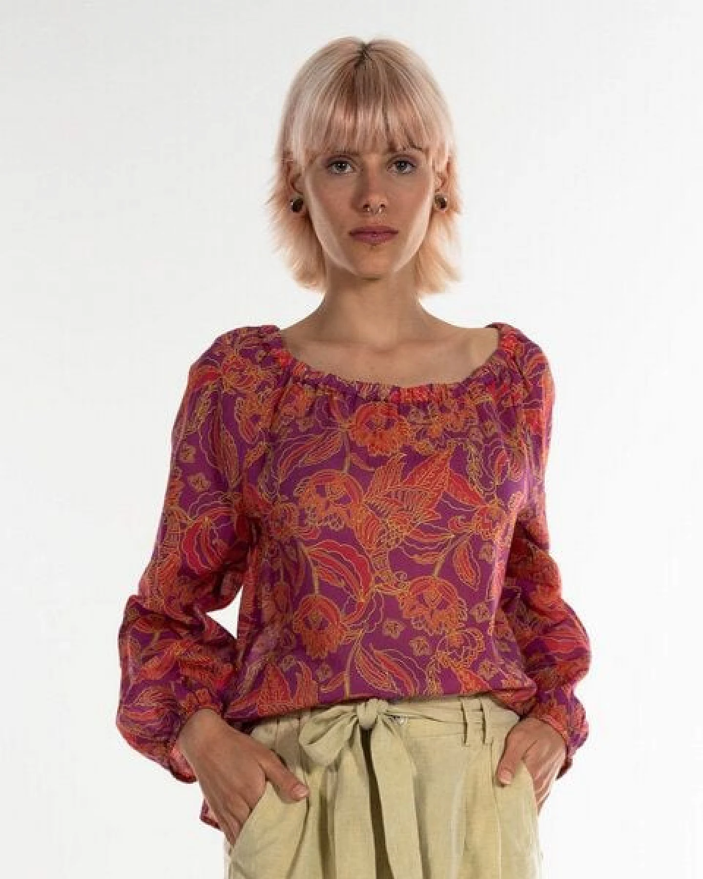 Alma & Lovis Print-Bluse im Carmenstil aus Bio-Baumwoll-Batist – Ansicht 4