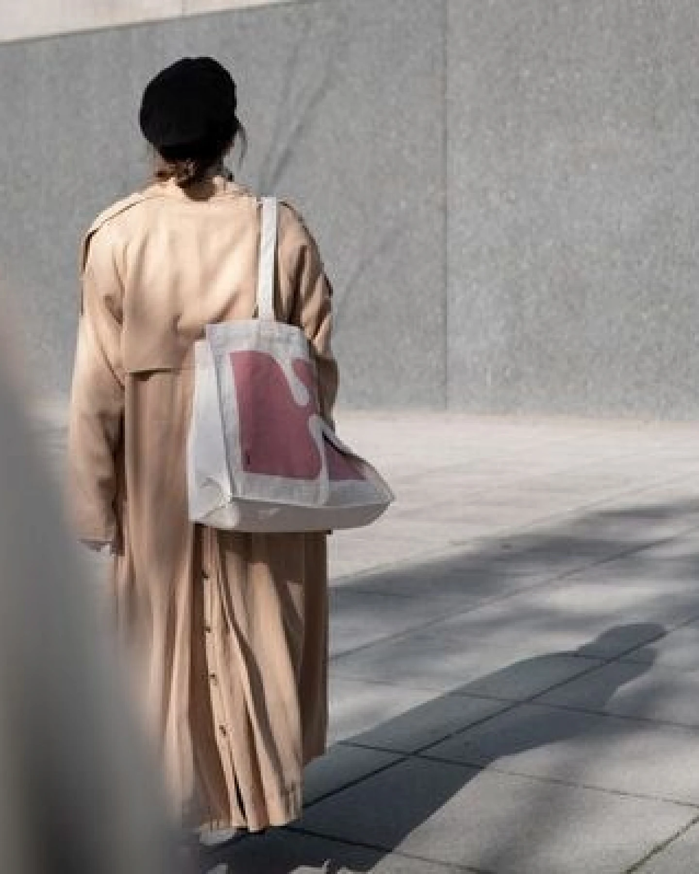 noemvri fashion label noëmvri x lina danitz Tote Bag – Ansicht 4