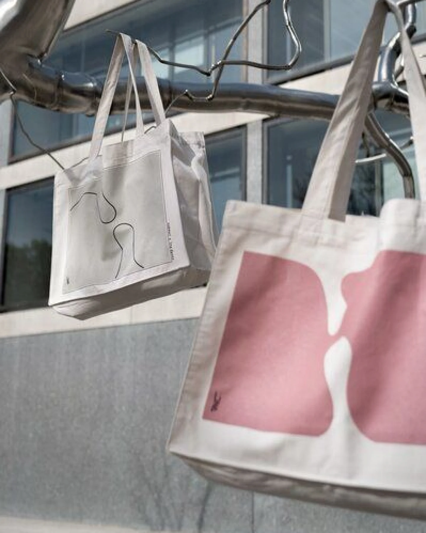 noemvri fashion label noëmvri x lina danitz Tote Bag – Ansicht 2