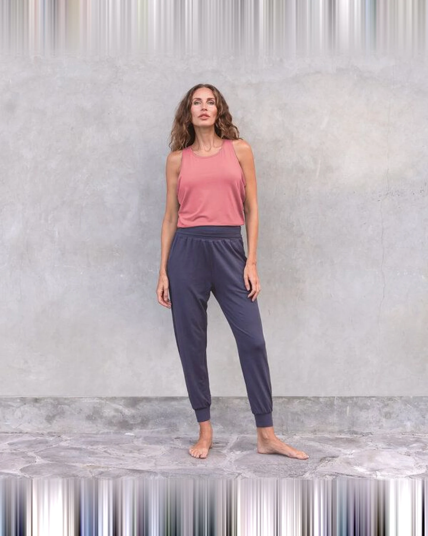 Jaya MADITA - Damen - luftiges Top mit offenem Rücken aus Tencel-Baumwoll-Mix – Ansicht 2
