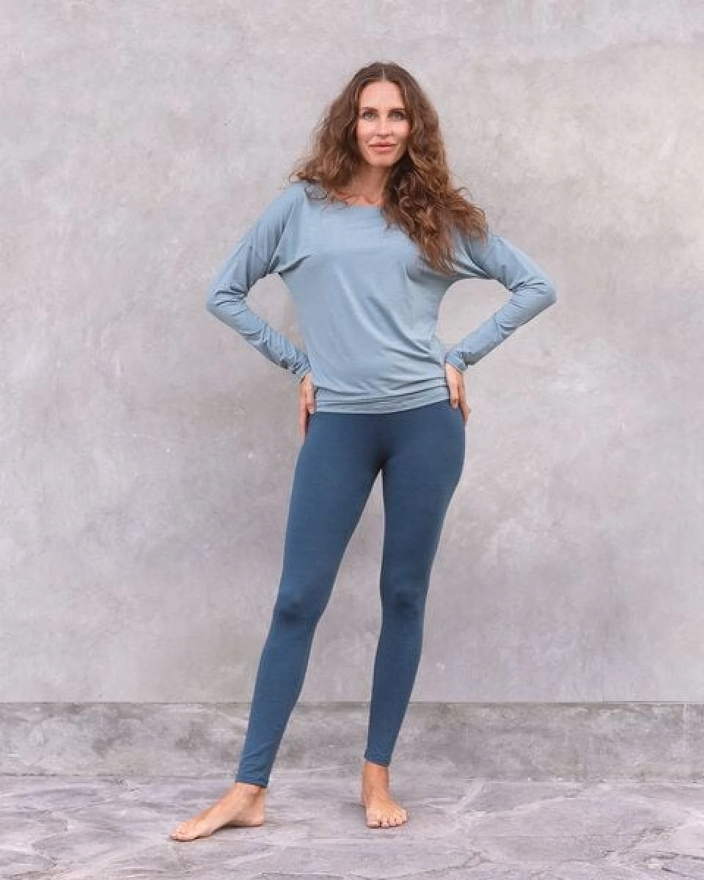 Jaya PIA - Damen - klassisch-minimalistische Longsleeve aus softem Tencel-Biobaumwol-Mix, locker geschnitten für Yoga und Freizeit – Ansicht 2