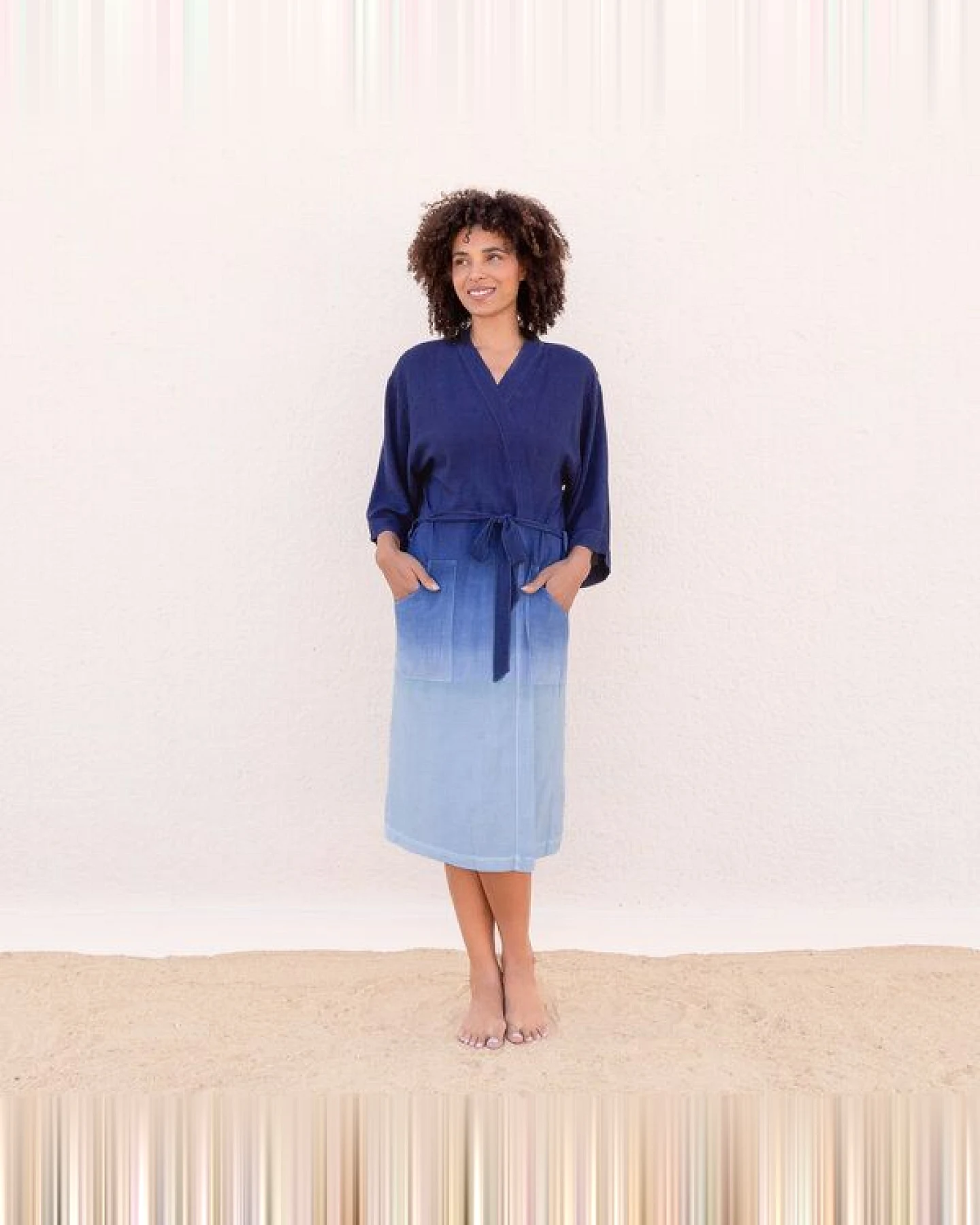 SATYA - JAYA-UNIQUE Serie - Damen - Kimono aus Ecovero, handgefärbt in Tie-Dye oder Farbverlauf in Bali – Ansicht 4