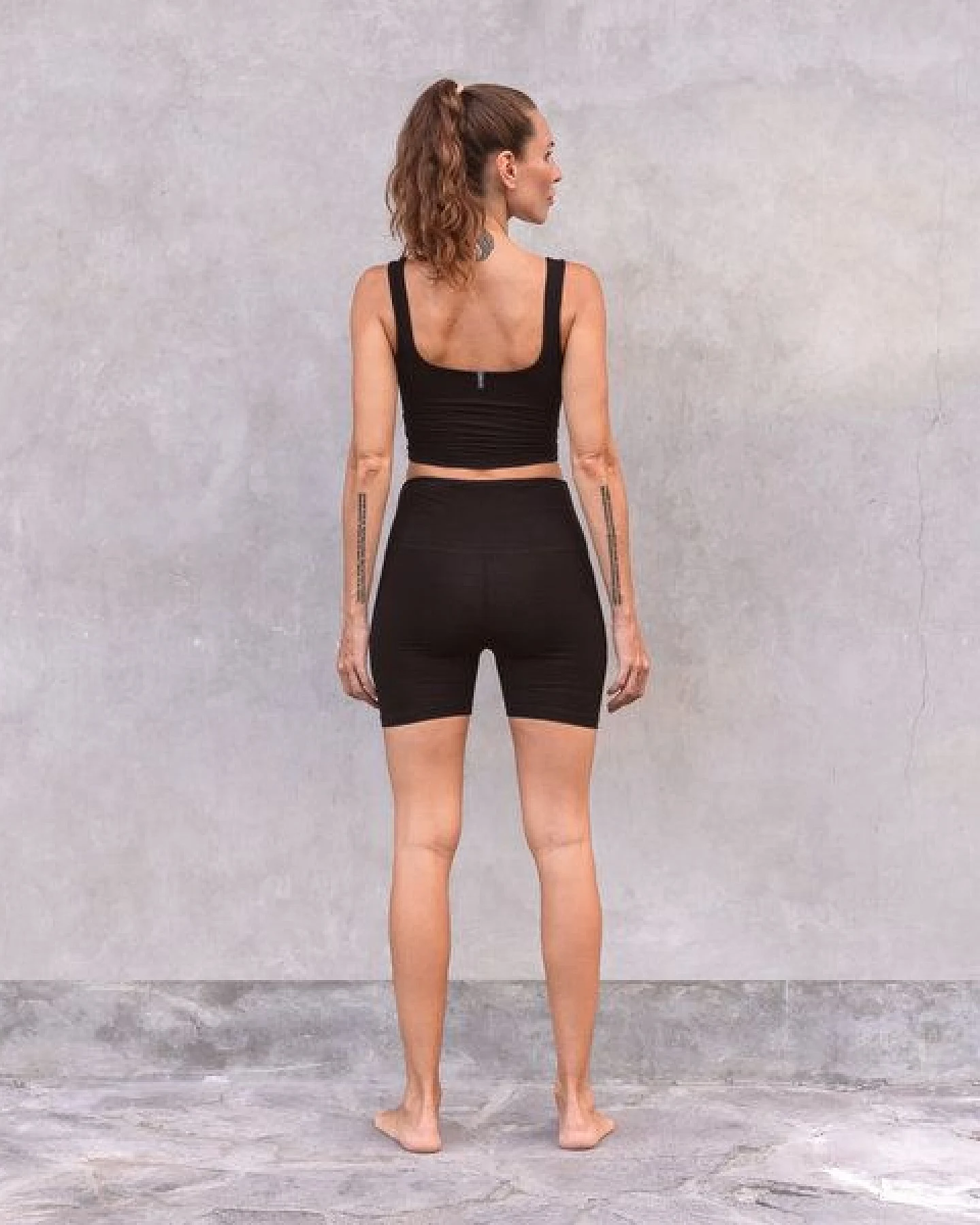 Jaya BIBI - Damen - Kurze Biker-Shorts aus elastischem soften Tencel/Biobaumwoll-Mix mit doppelter Taillenpartie – Ansicht 2