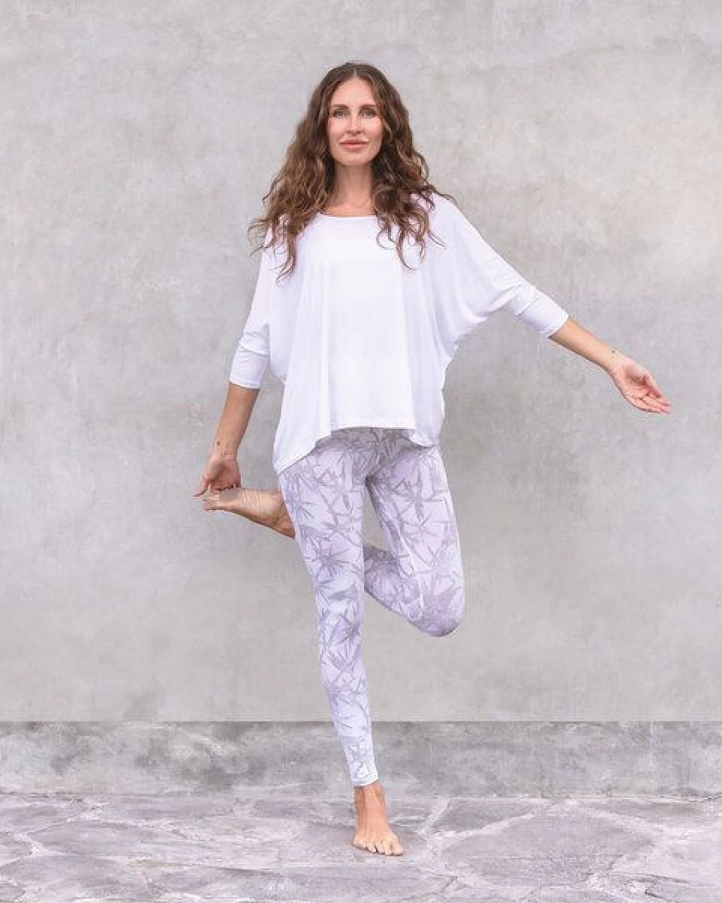 Jaya TOSCA NATURE - Damen - High-Rise Leggings mit Allover-Nature-Print aus elastischer Biobaumwolle mit doppelter Taillenpartie – Ansicht 2