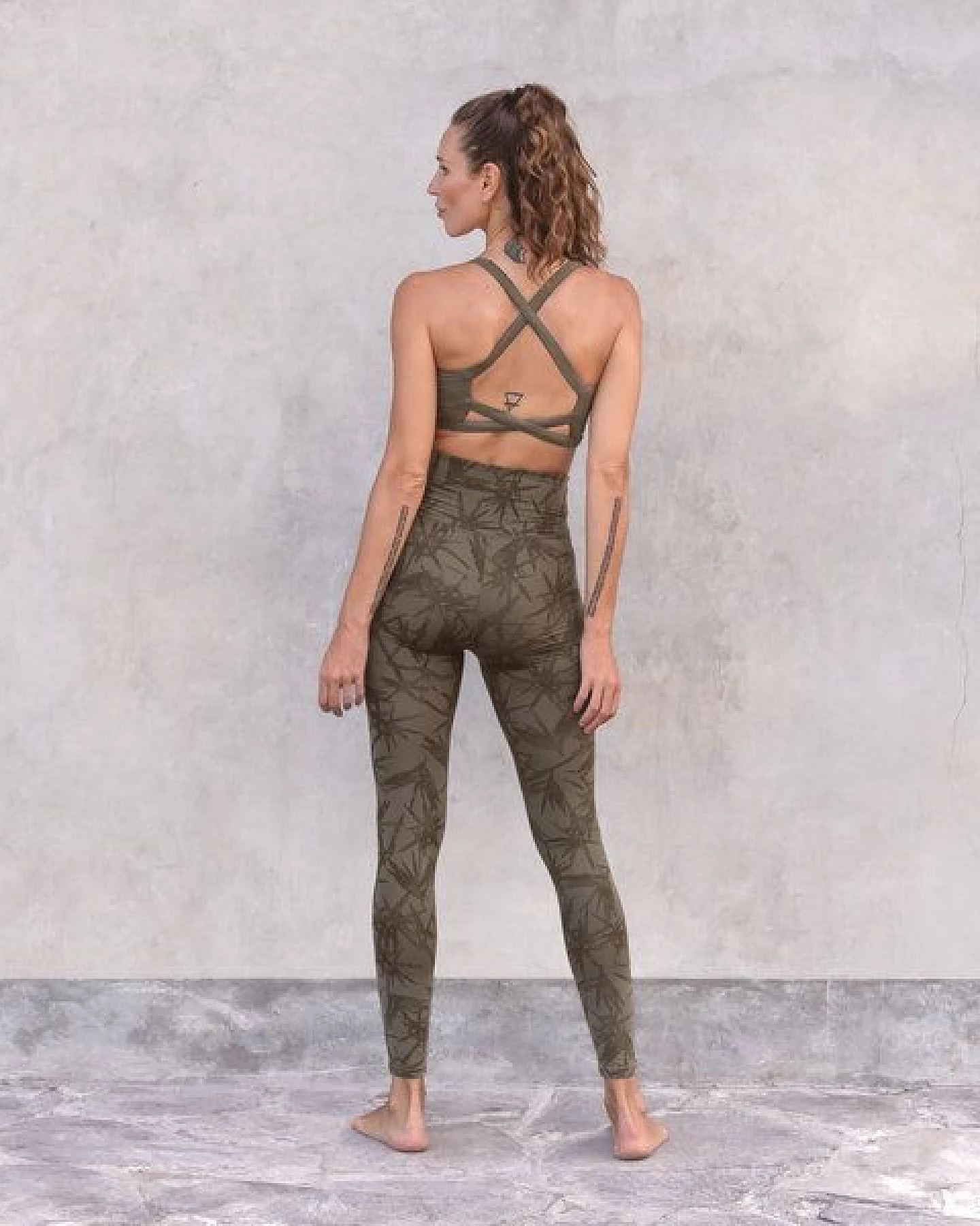 Jaya TOSCA TENCEL- Damen - High-Rise Leggings mit Allover-Nature-Print aus Tencel/Biobaumwoll-Mix mit dop-pelter Taillenpartie – Ansicht 4