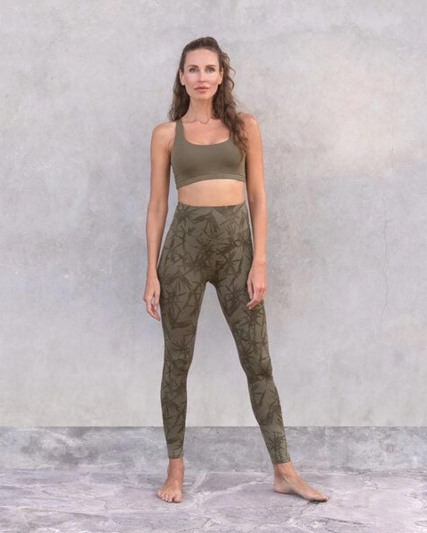 Jaya TOSCA TENCEL- Damen - High-Rise Leggings mit Allover-Nature-Print aus Tencel/Biobaumwoll-Mix mit dop-pelter Taillenpartie – Ansicht 3