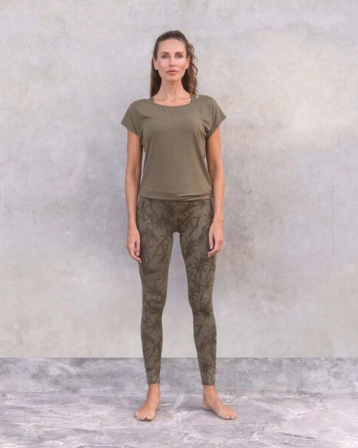 Jaya TOSCA TENCEL- Damen - High-Rise Leggings mit Allover-Nature-Print aus Tencel/Biobaumwoll-Mix mit dop-pelter Taillenpartie – Ansicht 2