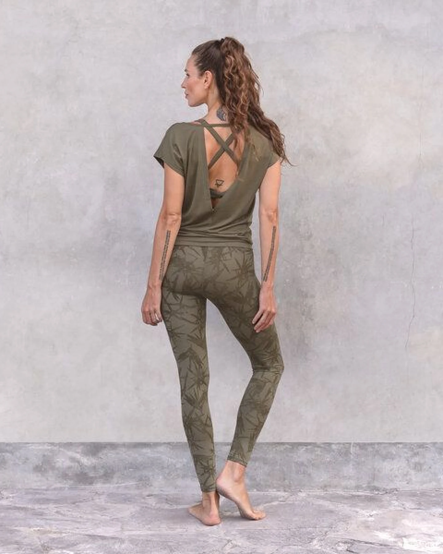 Jaya TOSCA TENCEL- Damen - High-Rise Leggings mit Allover-Nature-Print aus Tencel/Biobaumwoll-Mix mit dop-pelter Taillenpartie – Ansicht 4