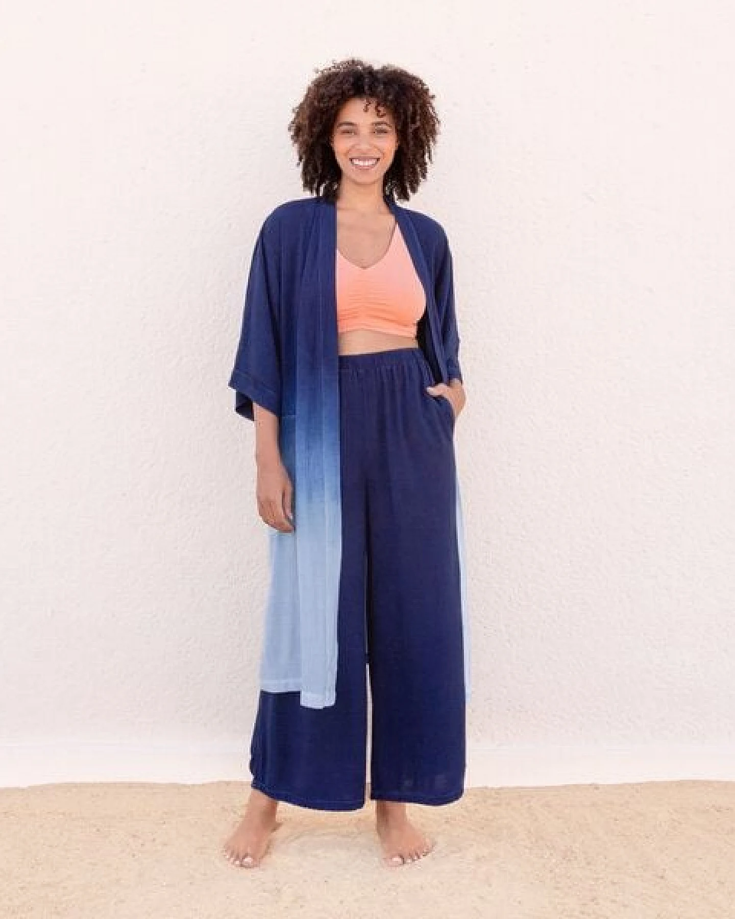 SKY - Damen - JAYA-UNIQUE - lässige Sommerhose, gerade geschnittene Beine, Drawstrings Dip-Dye Färbung handgemacht in Bali – Ansicht 3