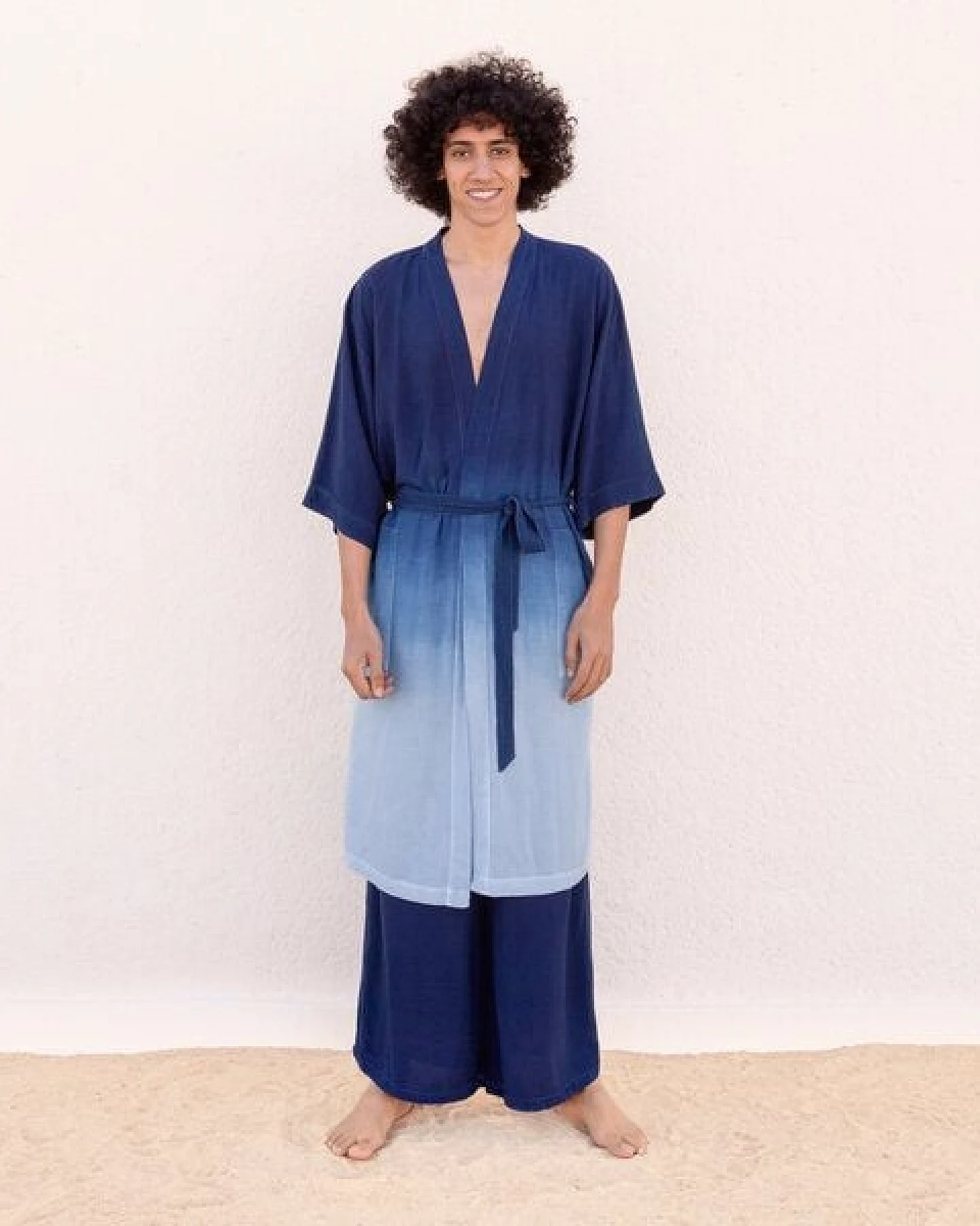 SKY - Damen - JAYA-UNIQUE - lässige Sommerhose, gerade geschnittene Beine, Drawstrings Dip-Dye Färbung handgemacht in Bali – Ansicht 4