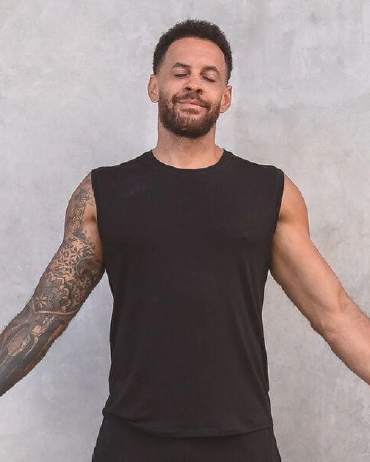 Jaya TOMMY - Herren - Atmungsaktives Tank Top aus softer, elastischer Tencel-Biobaumwoll-Mix, Yoga, Workout and andere Bewegungskünste