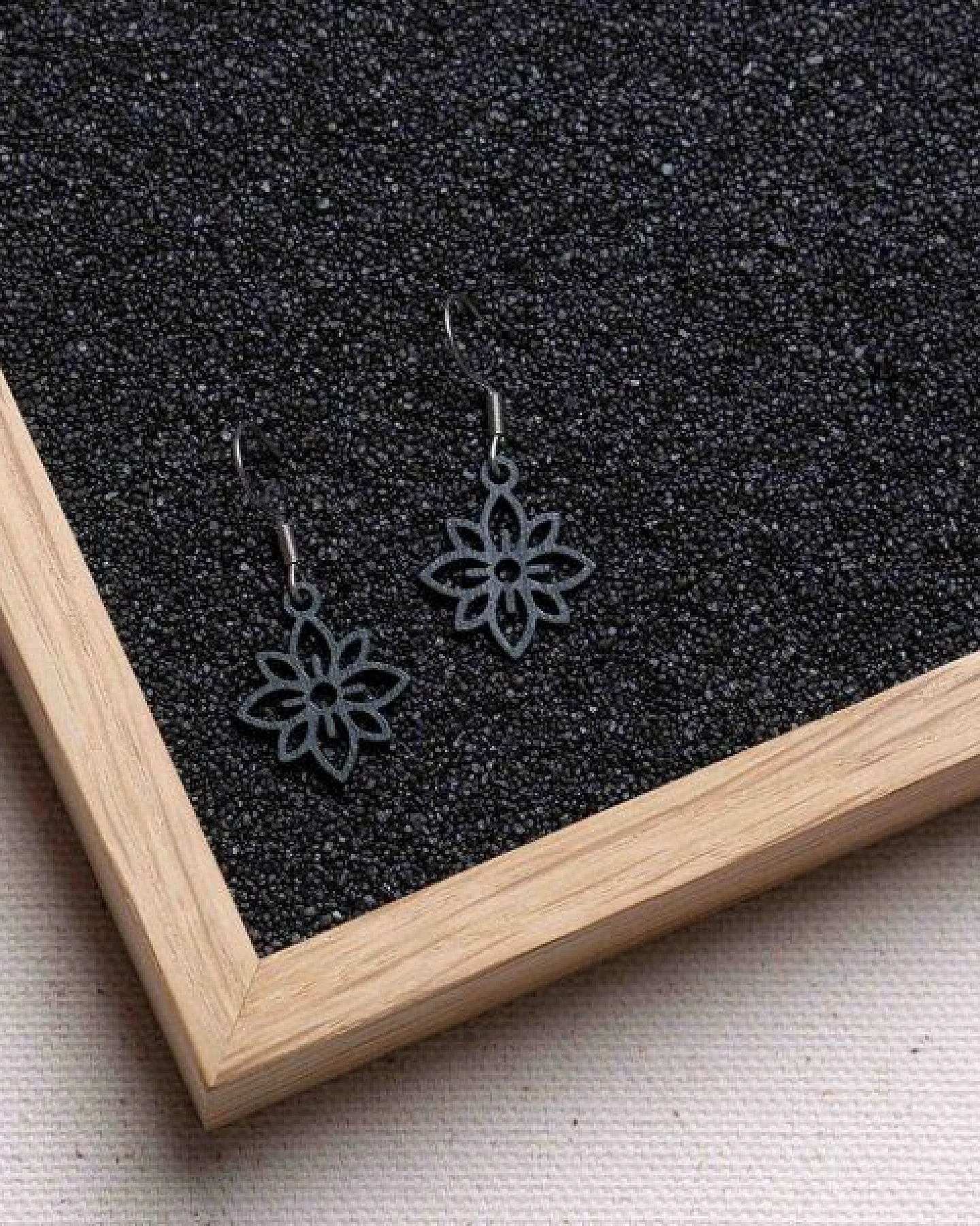 feinformart Ohrringe / Ohrhänger aus Holz - Flower mini – Ansicht 2