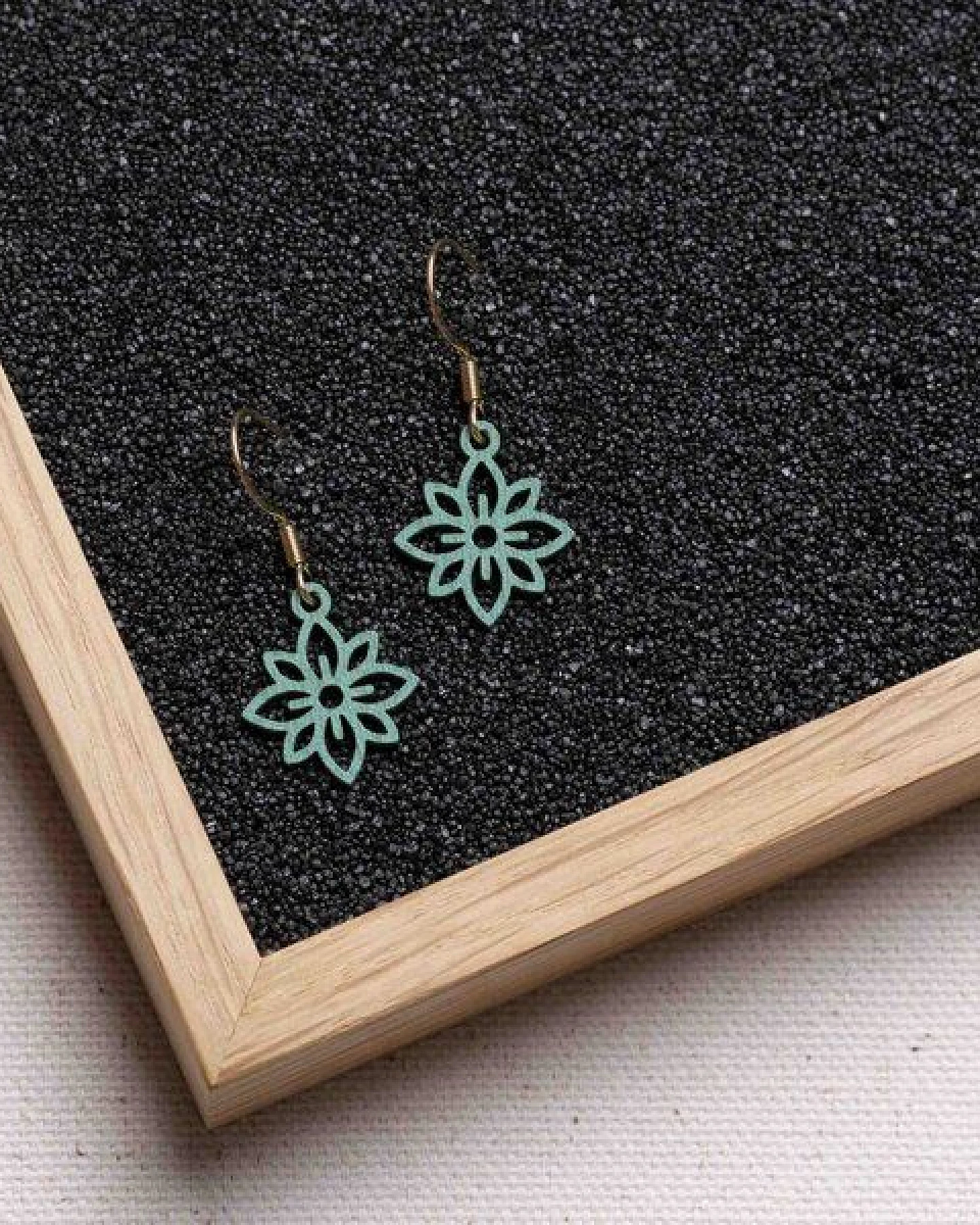 feinformart Ohrringe / Ohrhänger aus Holz - Flower mini – Ansicht 2