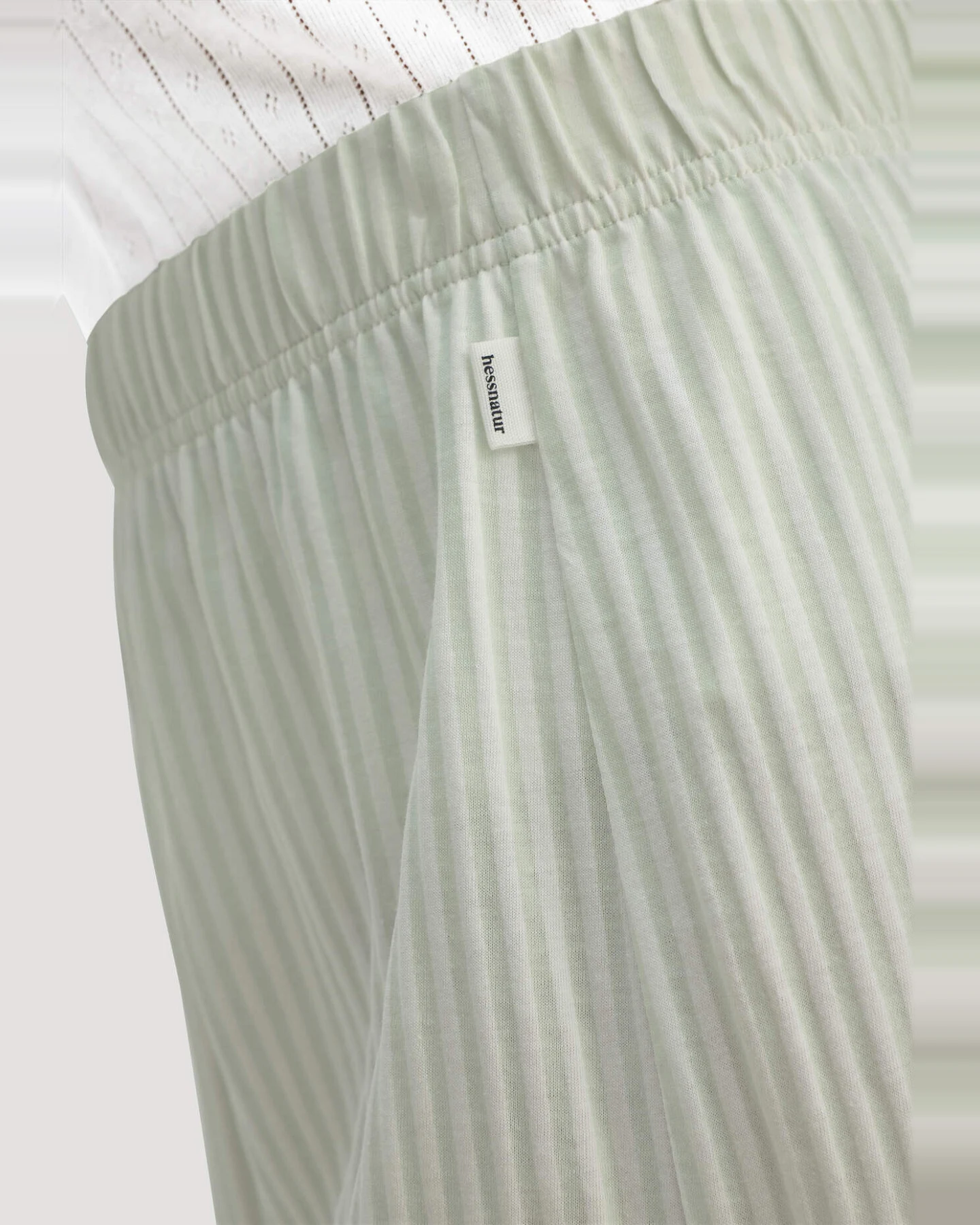 hessnatur Damen Schlafshorts PURE COTTON aus Bio-Baumwolle - grün - Größe 46 – Ansicht 2