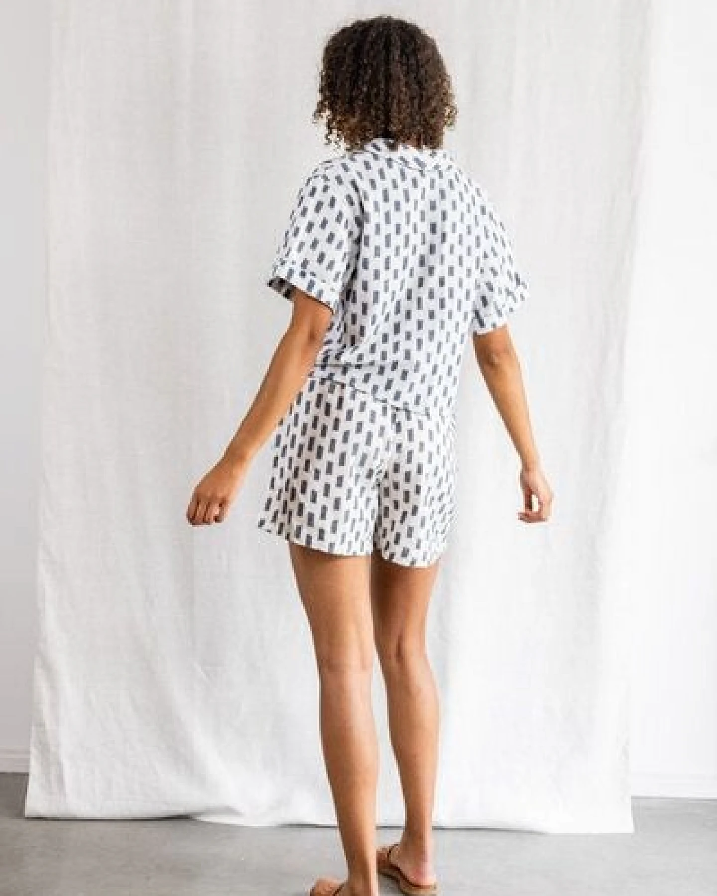 Jyoti - Fair Works Bio-Baumwoll Shorts Sitaar – Ansicht 3