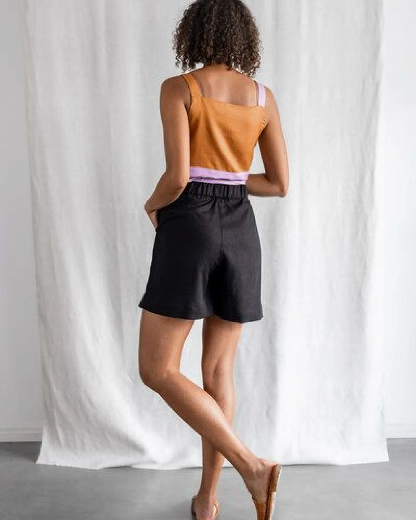 Jyoti - Fair Works Bio-Baumwoll Shorts Sitaar – Ansicht 3
