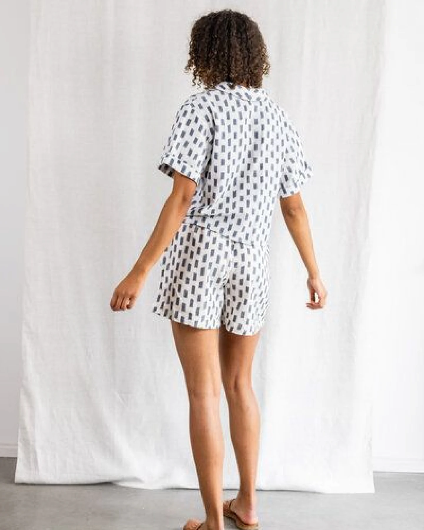 Jyoti - Fair Works Bio-Baumwoll Shorts Sitaar – Ansicht 3