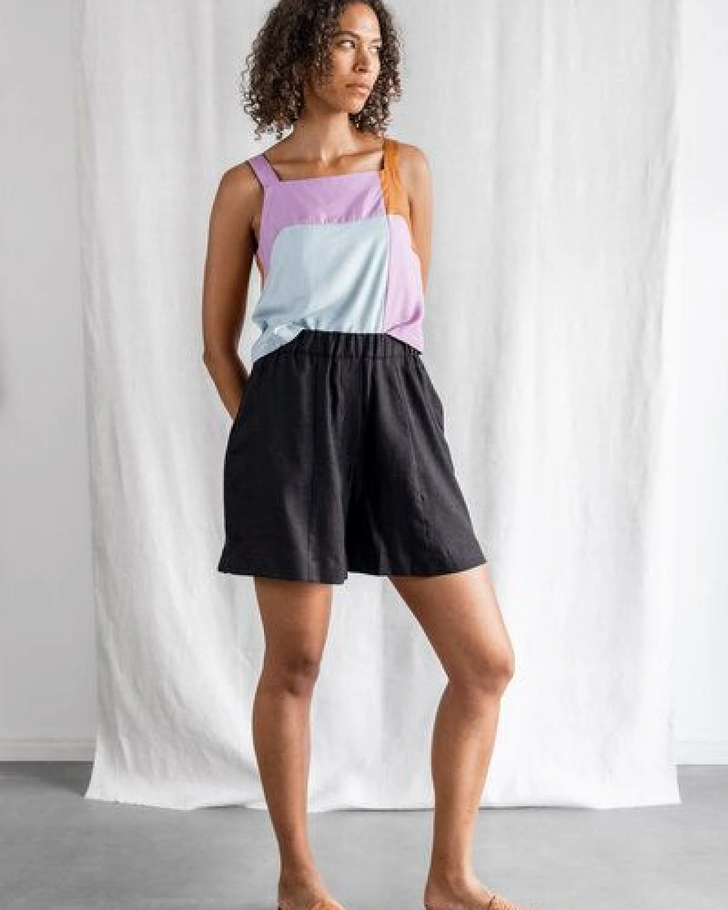 Jyoti - Fair Works Bio-Baumwoll Shorts Sitaar – Ansicht 2