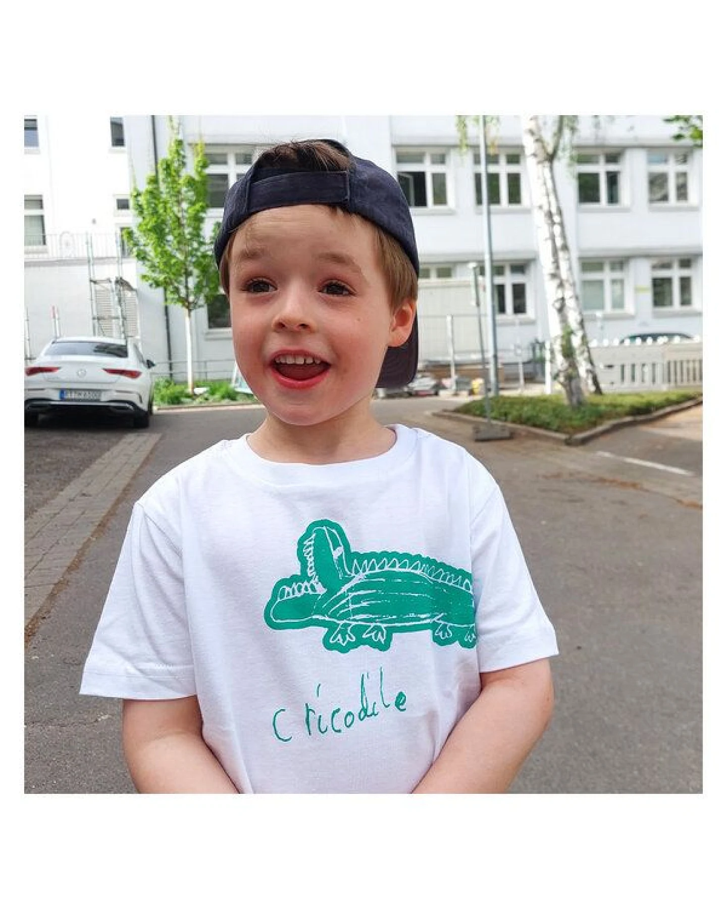 Kipepeo-Clothing Kinder T-Shirt aus Bio-Baumwolle CRICODILE Krokodil weiß. Made in Africa – Ansicht 3