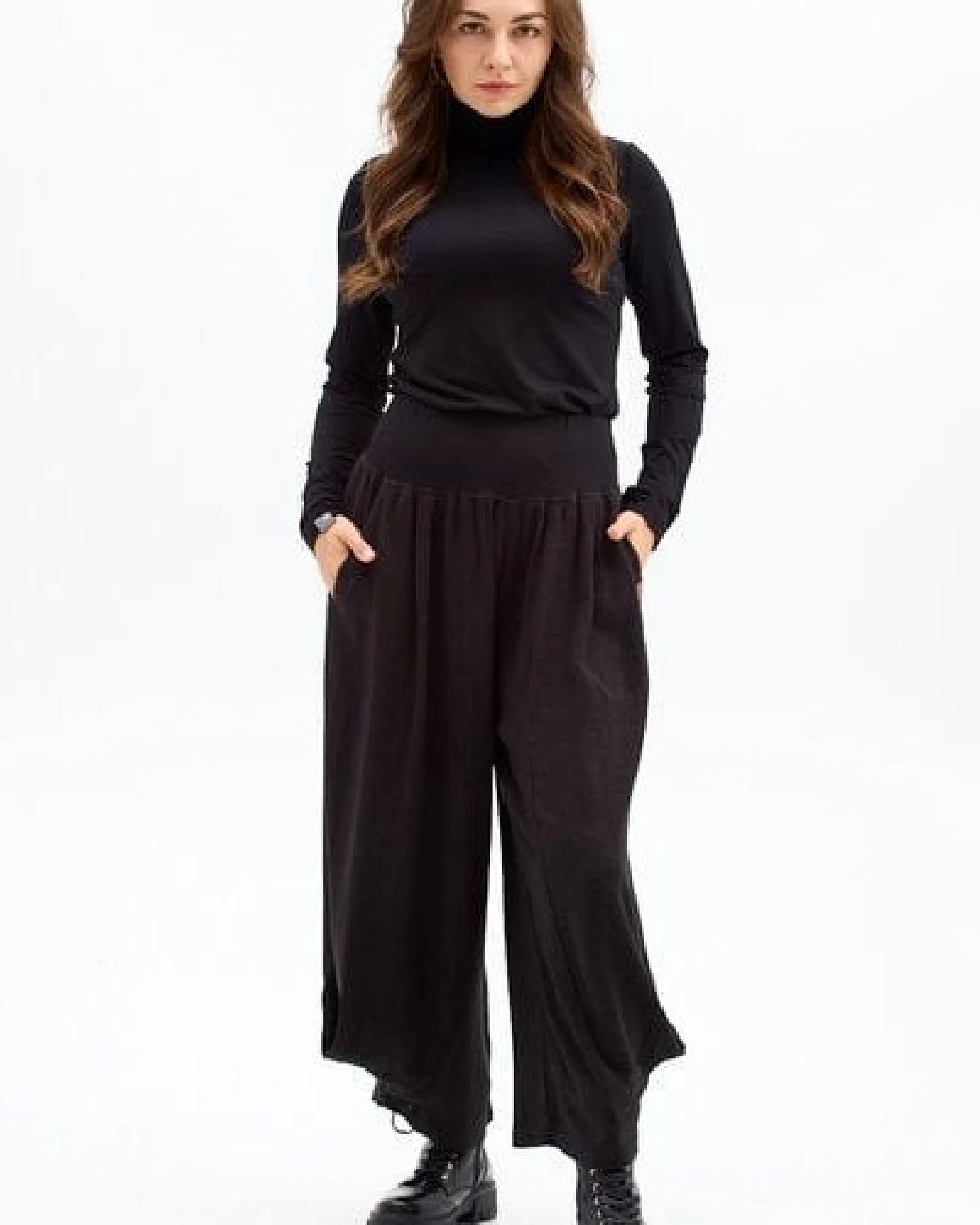 Hose Terra – Locker sitzende Hose – Breiter elastischer Bund – Verdeckte Taschen – Viskose mit Leinen – Fair produziert in Polen – KOKOworld – Ansicht 2