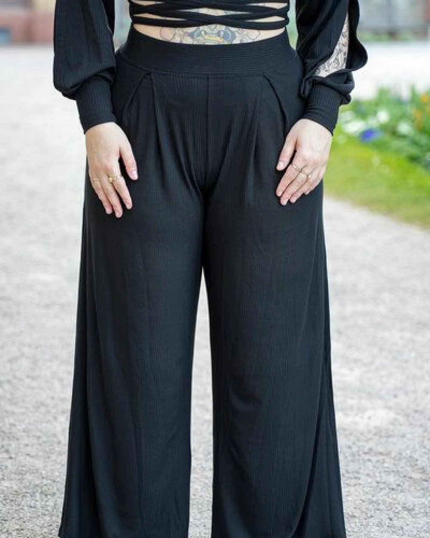 Vivien Joy High Waist Hose mit Schlitz - Farrah Comfy Pants mit Schlitz – Ansicht 3