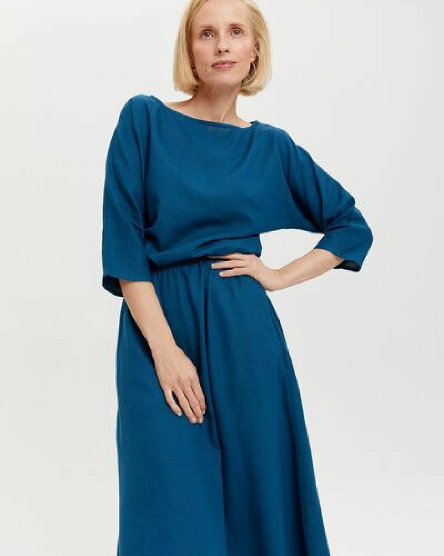 AYANI Nane Midikleid mit ¾-Ärmeln aus Leinen & ECOVERO – Ansicht 2