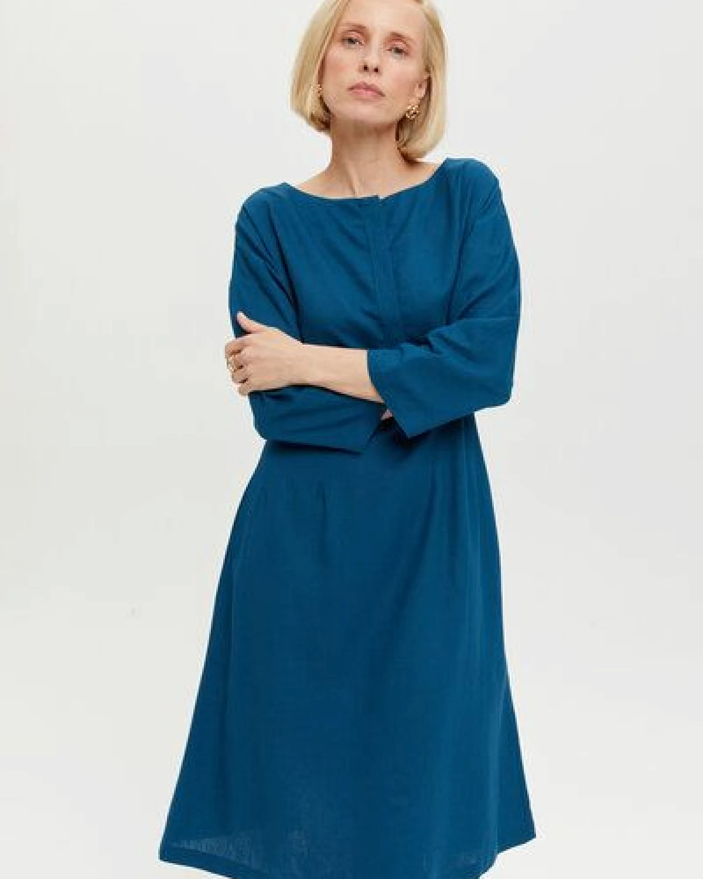 AYANI Lusin Midikleid aus Leinen & ECOVERO – Ansicht 3
